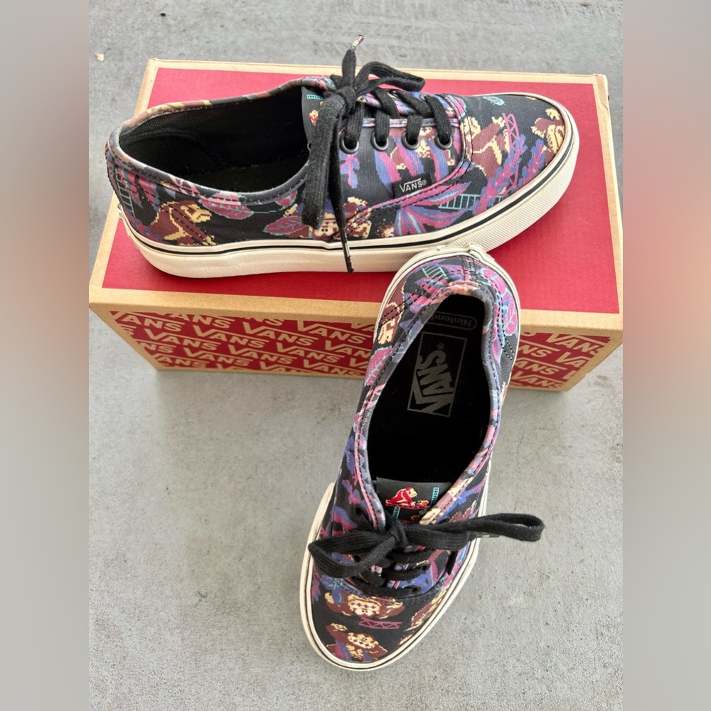 VansxNintendo Ltd Ed Donkey Kong Authentic Shoes
